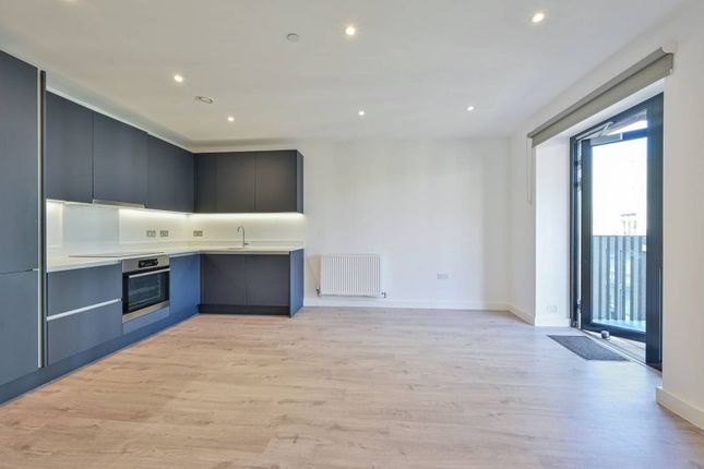1-bed flat on Osiers Road, Wandsworth, £470,000
