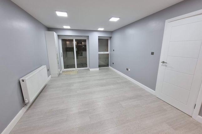 Stephany Court, Harpenden Road, London photo 3