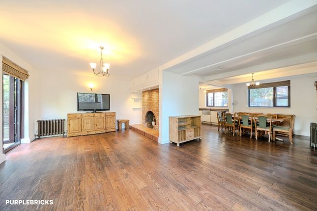 The Willows, Queens Avenue, Feltham photo 3
