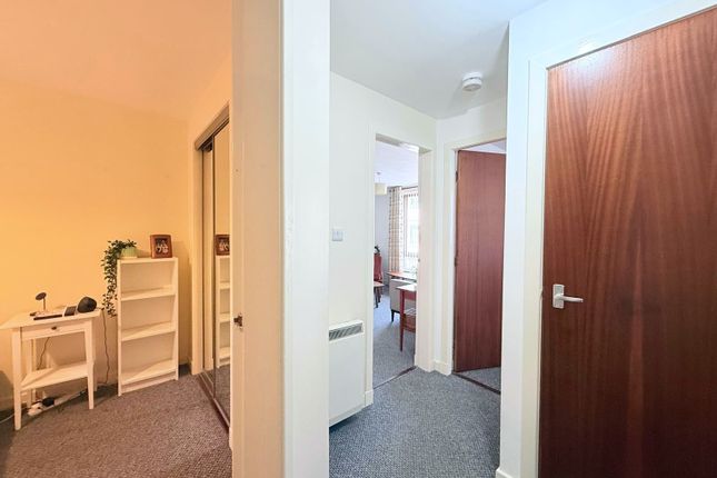 4, Woodside Court, Falkirk photo 3