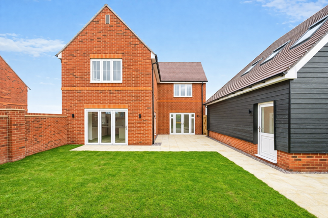 18, Kimblewick Road, Great Kimble, Aylesbury, Hp17 8Te photo 4