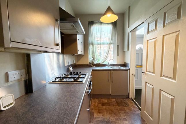14 Longroyd Street, LEEDS photo 4