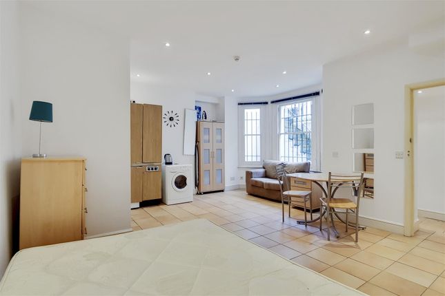 Thumbnail Studio to rent in Collingham Place, London
