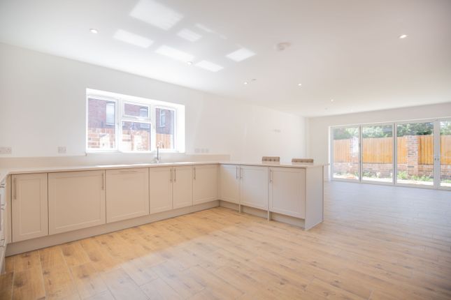 1 Willow Brook, Moorwood Lane, Nuneaton photo 4