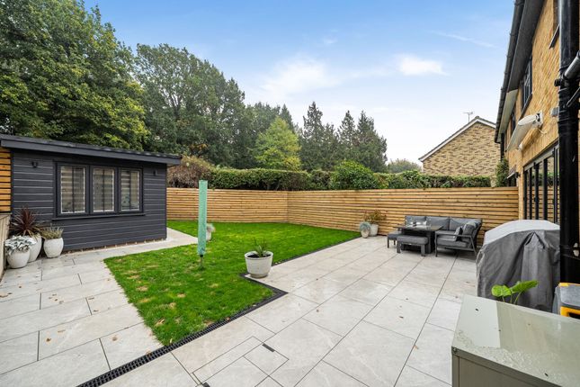 16 Orchard Crescent, Tonbridge photo 4
