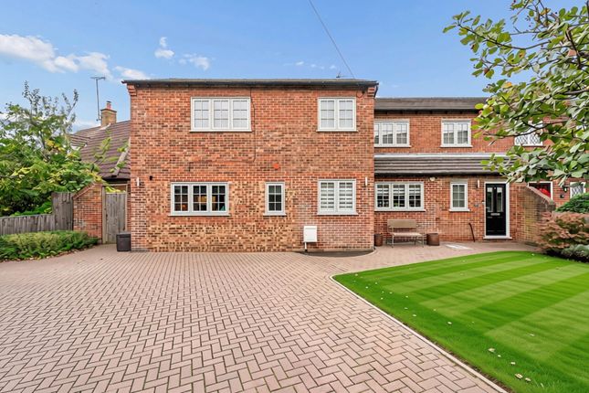 6-bed detached on 39, Baker Street, Aylesbury, £625,000