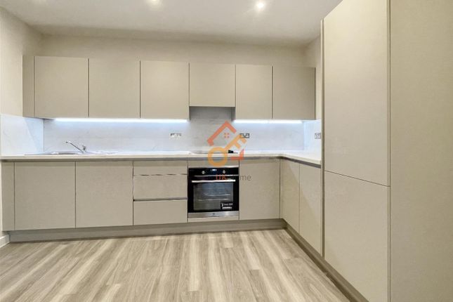 47 Alder Point, 2 Green Ferry Way, London photo 3