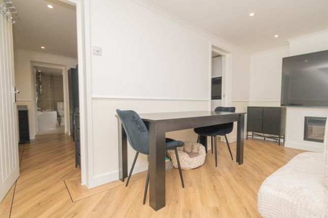 56A,, Coombe Valley Road, Kent photo 4