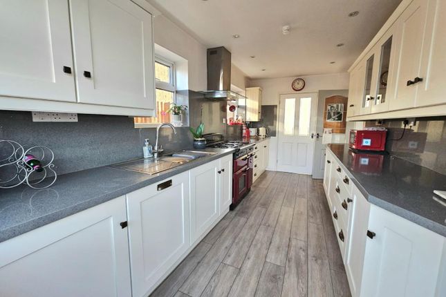 10, Broadmere Close, Dursley photo 4