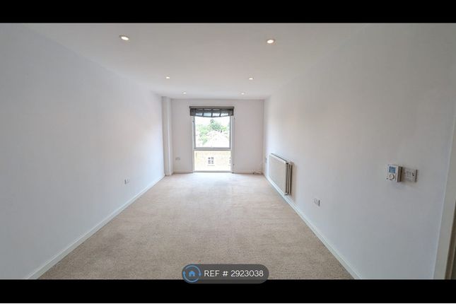 Flat, Henry House Ringers Road, Bromley photo 3