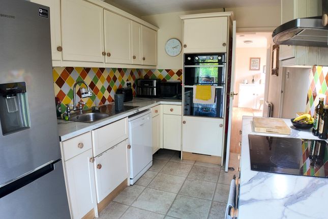 3, Meadow Close, Bembridge photo 2
