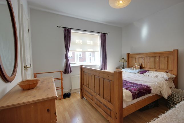 9, Berkshire Close, Beverley photo 4