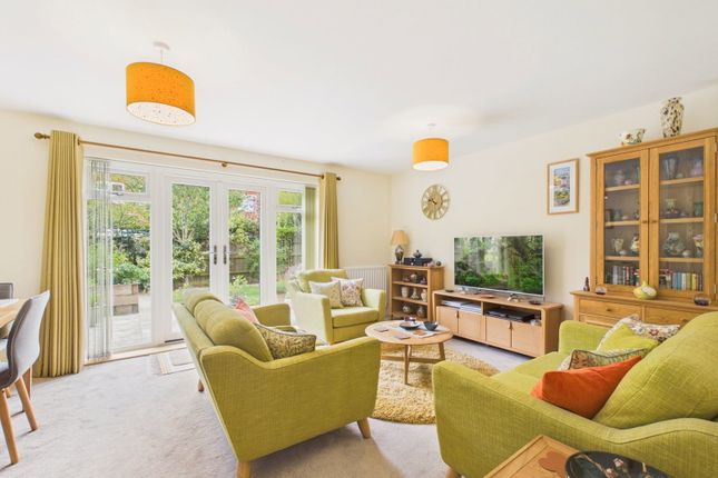 42, Mole Crescent, Horsham photo 4