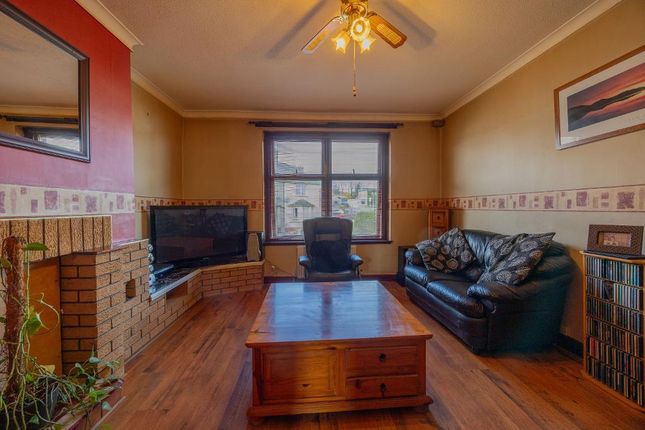 32, Stratheden Place, Auchtermuchty photo 3