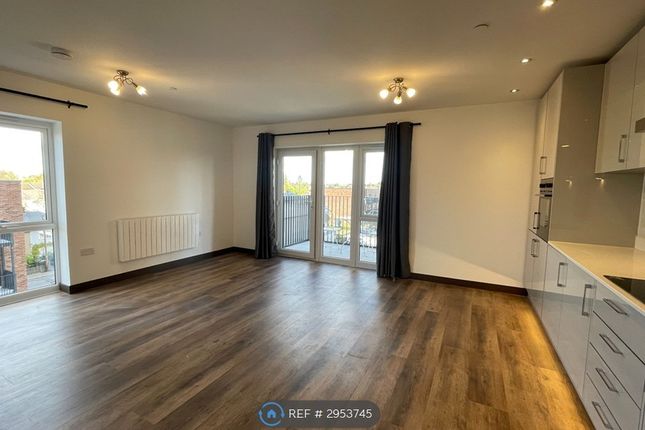 Flat, May House Sydney Road, Watford photo 5
