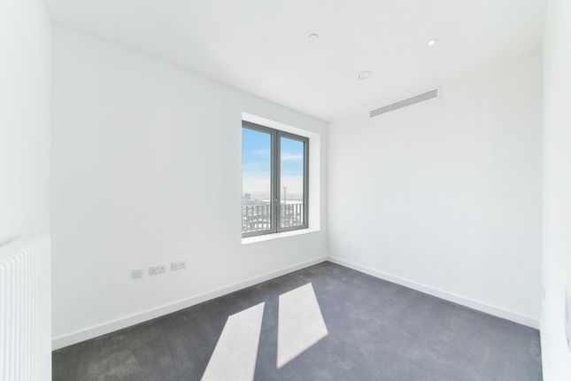 Flat for sale in Serapis House, Goodluck Hope, London