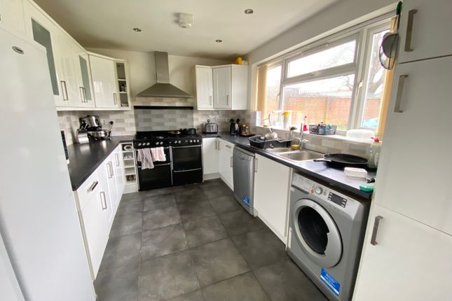 Rm 3, 33, Kingsway, Derbys photo 3
