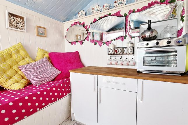 17a, Southcliff, Walton-on-the-Naze photo 4
