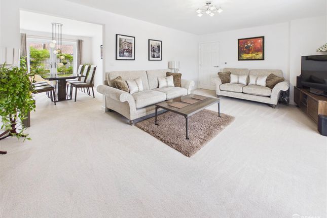 4, Wigeon Drive, Manningtree photo 3