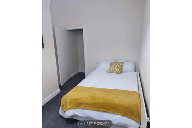 Room to rent in Birks Street, Stoke-On-Trent