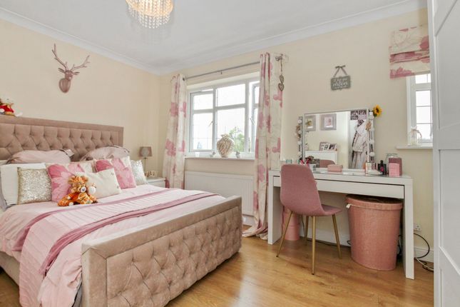 6 Saunderton Close, St. Helens photo 4