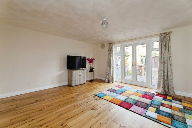9, James Lane, London photo 3