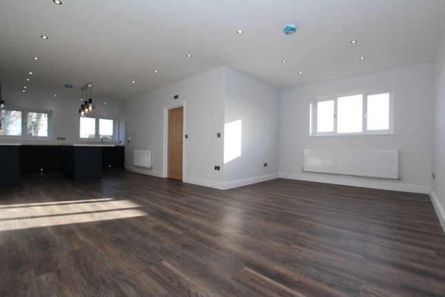 12, Housley Lane, Chapeltown, Sheffield photo 3