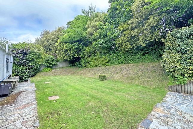6 Treseders Gardens, Truro photo 3