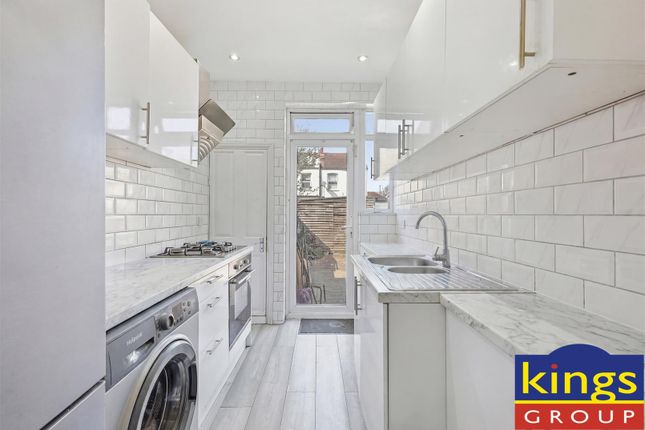 43, Middlesborough Road, London photo 3