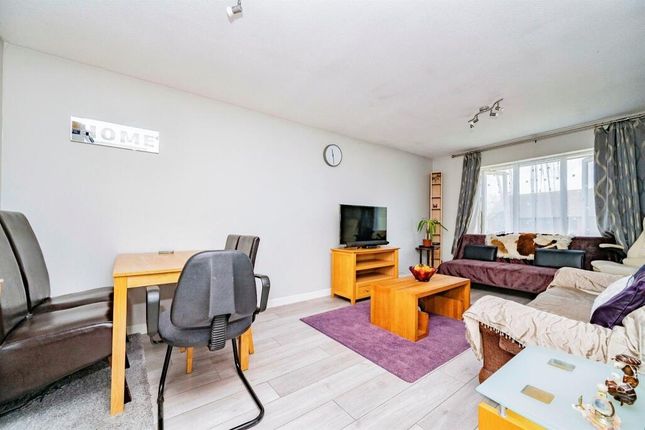13, Broadlake Close, St. Albans photo 3