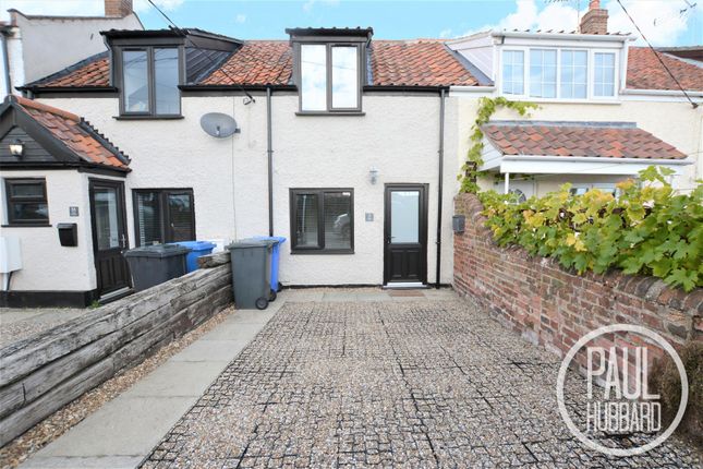 Cottage to rent in Hall Lane, Oulton, Lowestoft