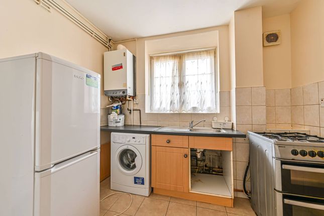 Flat for sale in Pearce House, Clapham Park, London