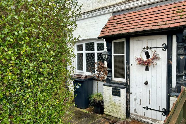 Thumbnail Cottage to rent in London Road, Purbrook, Waterlooville