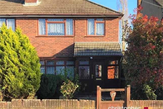 Houses for Sale in Cheshunt - Buy Houses in Cheshunt - Zoopla