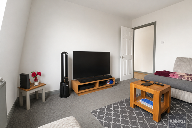 Flat 4, Southend-on-Sea photo 3