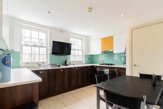COPY NEW 3 MONTAGUE MEWS, London photo 2