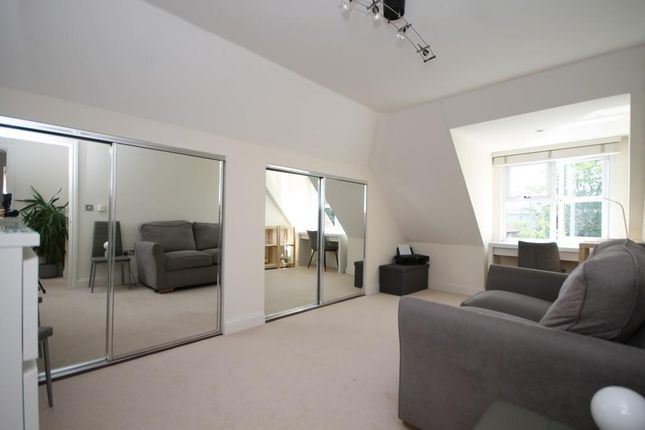 10 The Forge, Church Road, Great Bookham photo 4
