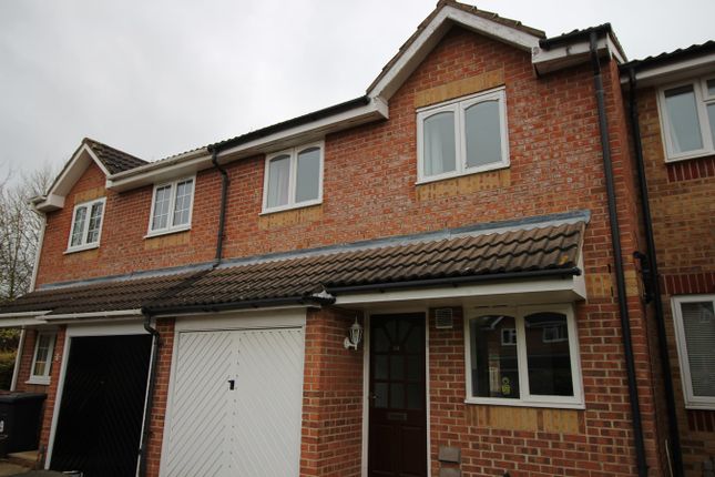 Thumbnail Terraced house to rent in Mermaid Close, Hitchin