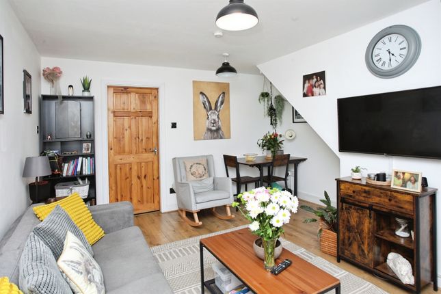 38, Heol Y Pia, CAERPHILLY photo 4