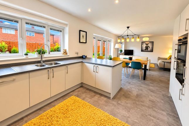 1 Torentun Close, Liverpool photo 2