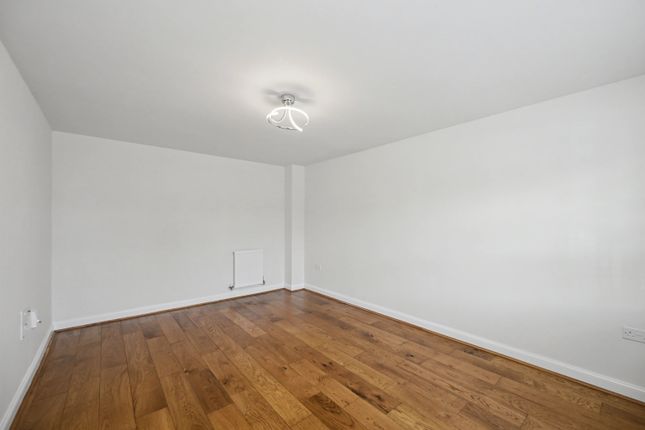 19, Spectrum Ave, Rugby photo 4