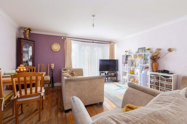 77, Windrush Way, Maidenhead photo 3
