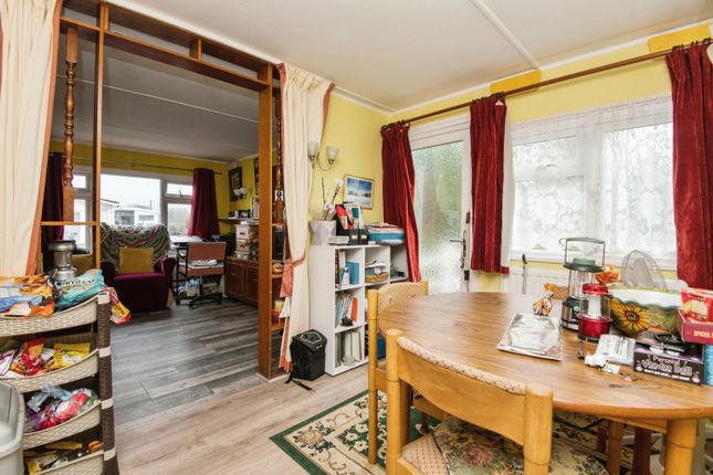 13, The Orchard, Honiton photo 4