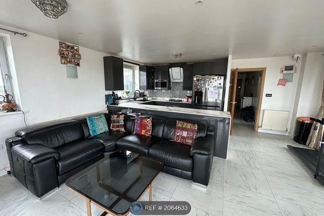 Flat to rent in Cityview Centreway Apartments, Ilford