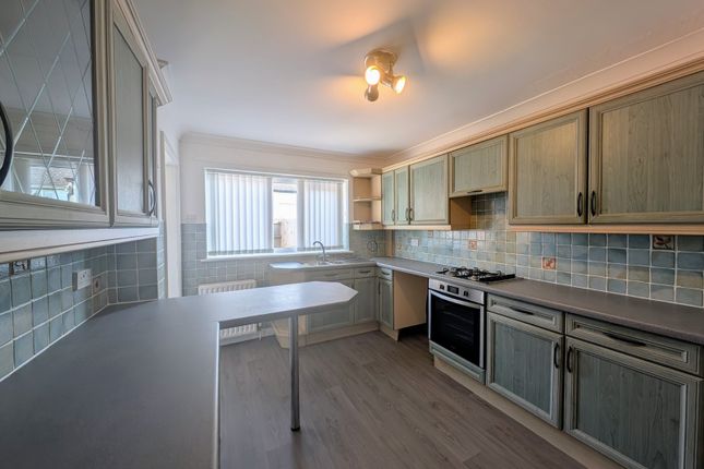 60, Ingram Crescent, West Yorkshire photo 4