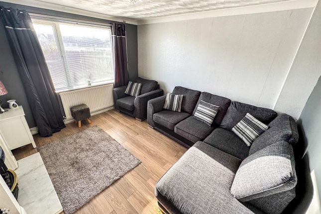 35, Farmstead Road, Corby photo 2