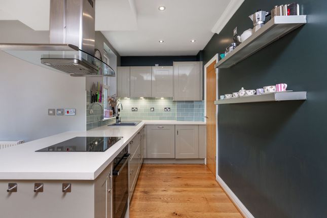 12 Church Green Close, Winchester photo 4