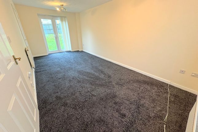 67 Heol Islwyn, Swansea photo 4