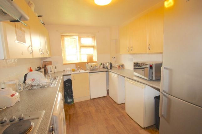 42, Kestrel Lane, Wellingborough photo 3