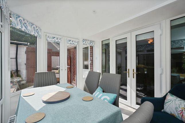 5, Birch Avenue, Huddersfield photo 4